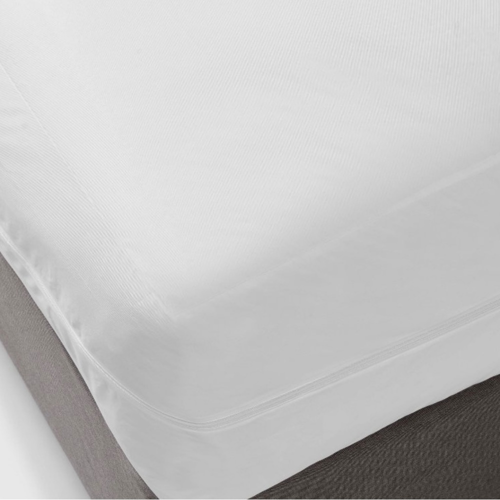 Full Waterproof Zippered Mattress Protector - Room Essentials A4